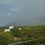 Encantador Apartamento Con Vista Al Mar Y Montana