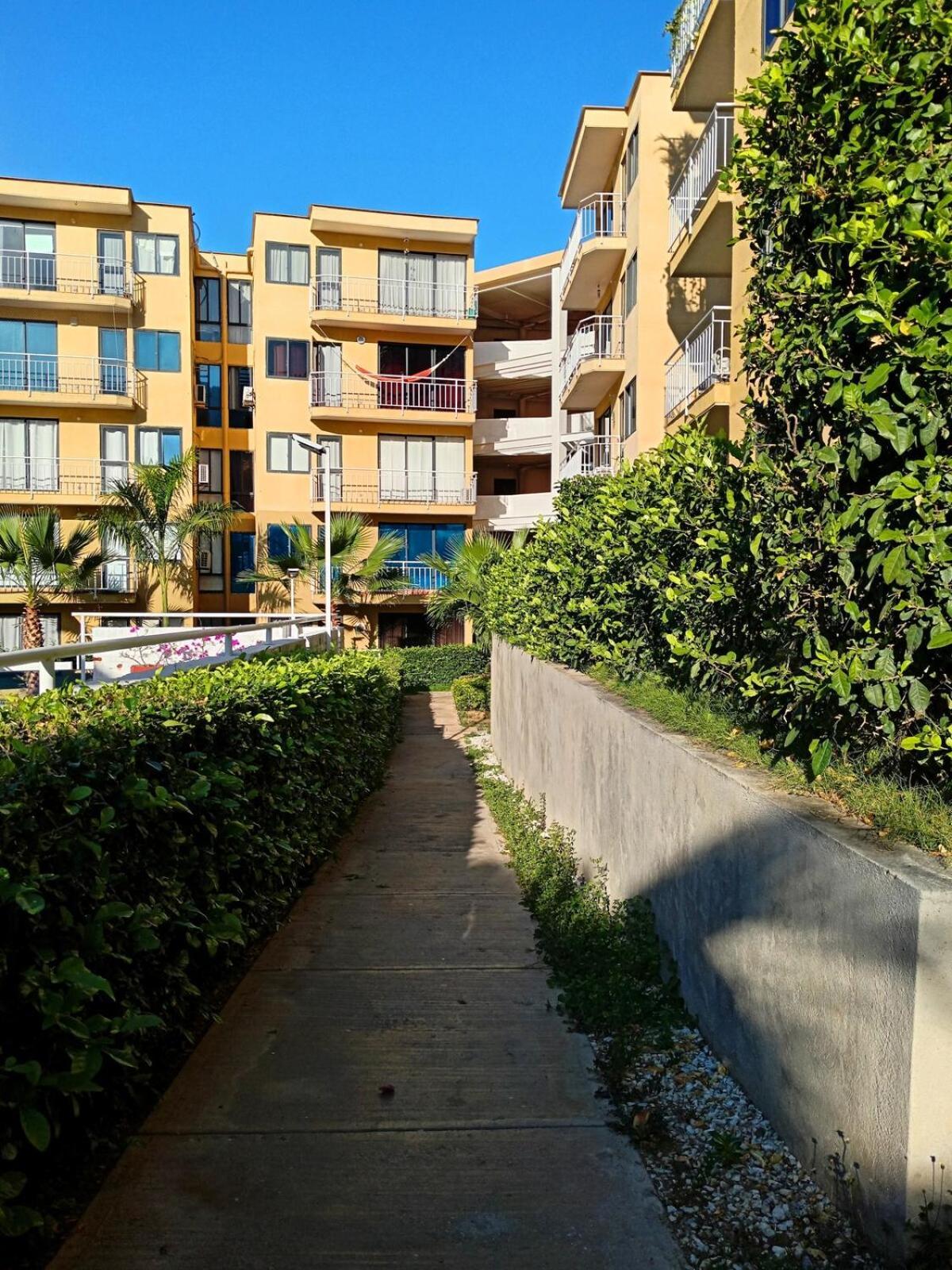 Apartamento Encantador Con Vista Al Mar Y Montana